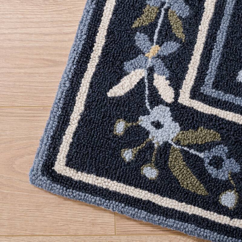 Martha Stewart by SAFAVIEH Handmade Lisava Wool Rug