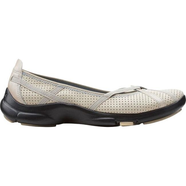 clarks women's berry loafer flat