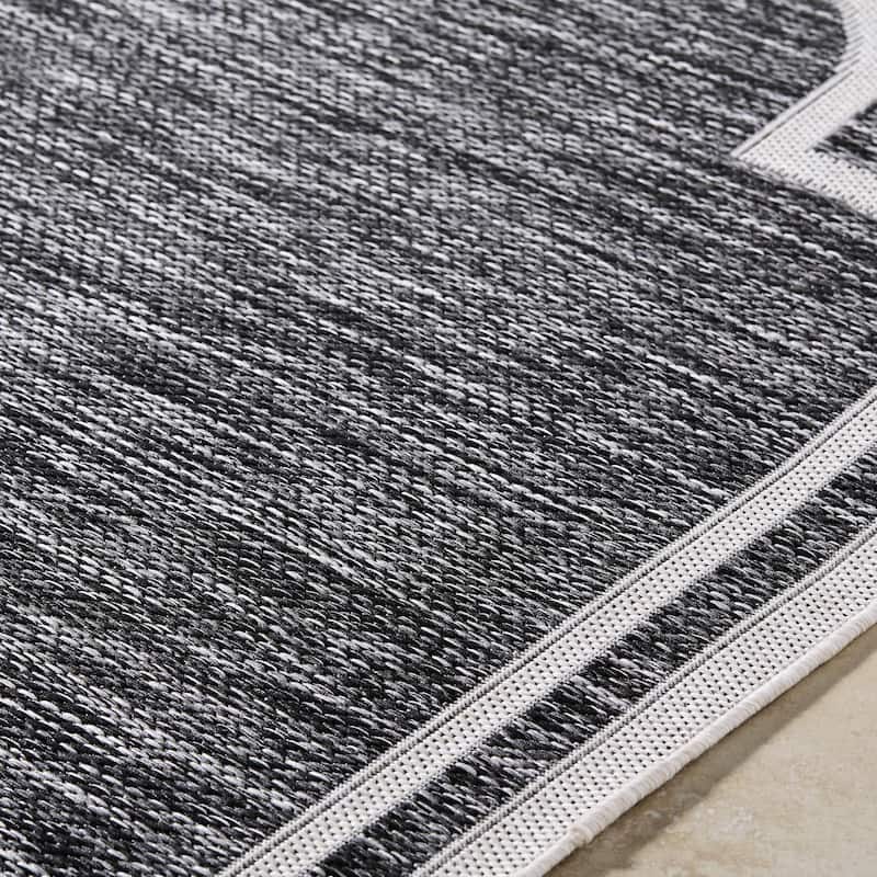 Livabliss Miami Beach Traditional Indoor/Outdoor Area Rug