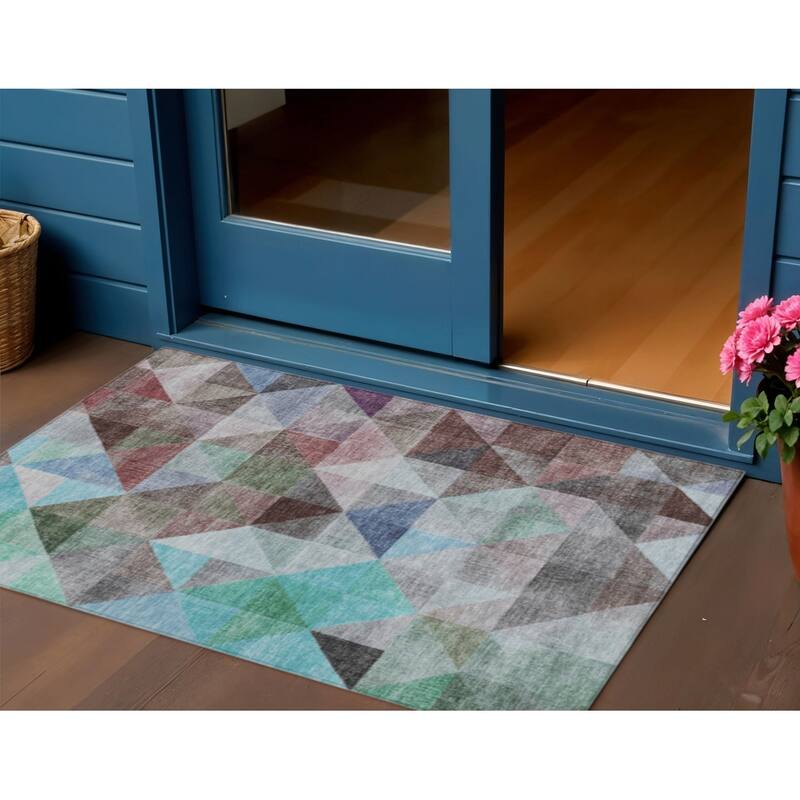 HomeRoots Geometric Transitional Rectangle Outdoor Rug - 3' x 5'