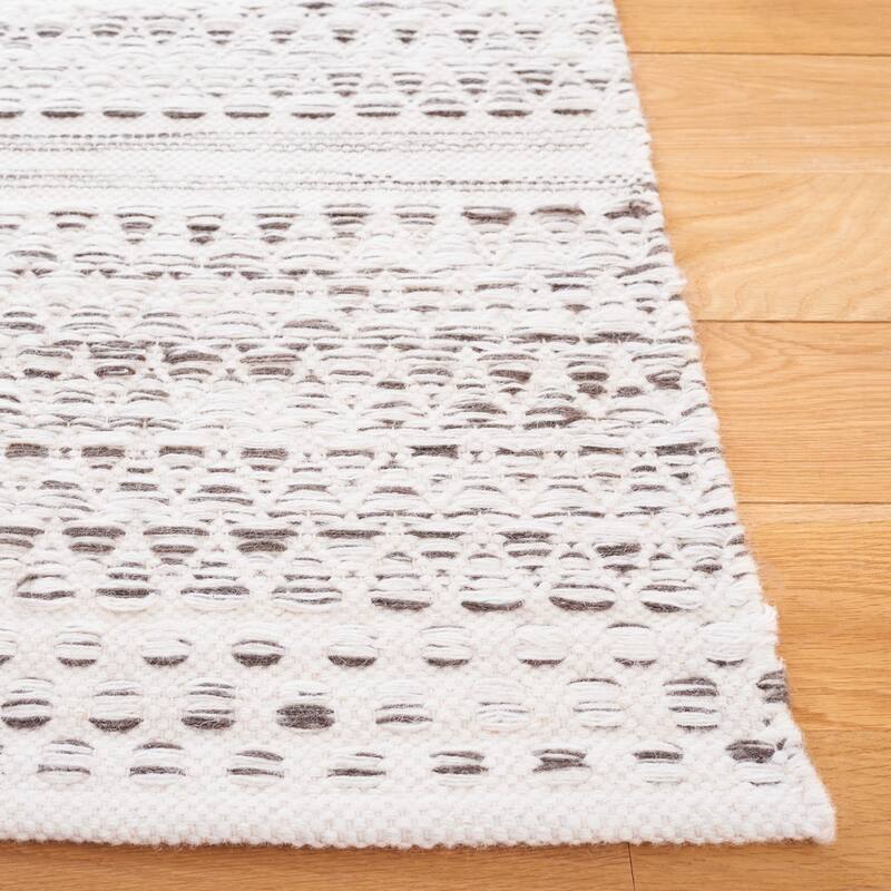 SAFAVIEH Handmade Kilim Gilberte Boho Geometric Wool Rug