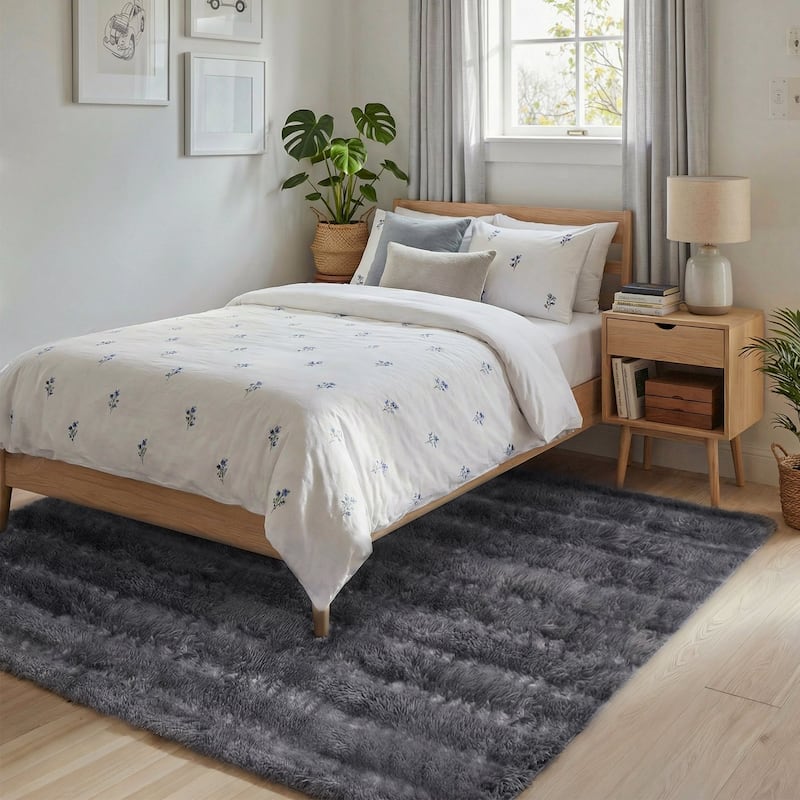 Mcow Solid Collection Grey Shaggy High-Pile Plush Area Rug