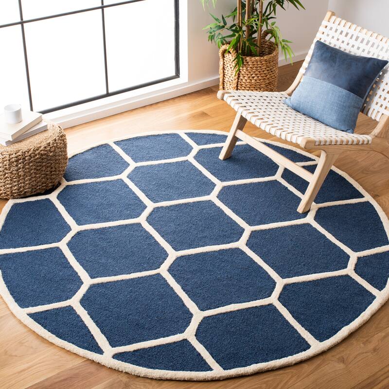 SAFAVIEH Handmade Cambridge Meira Modern Moroccan Wool Rug - 6' Round - Navy Blue/Ivory