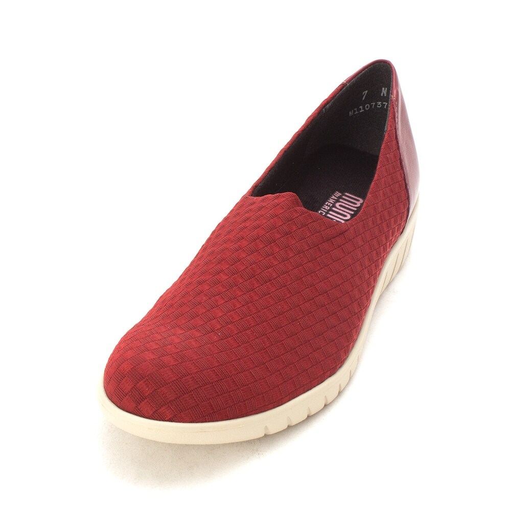 munro slip on shoes