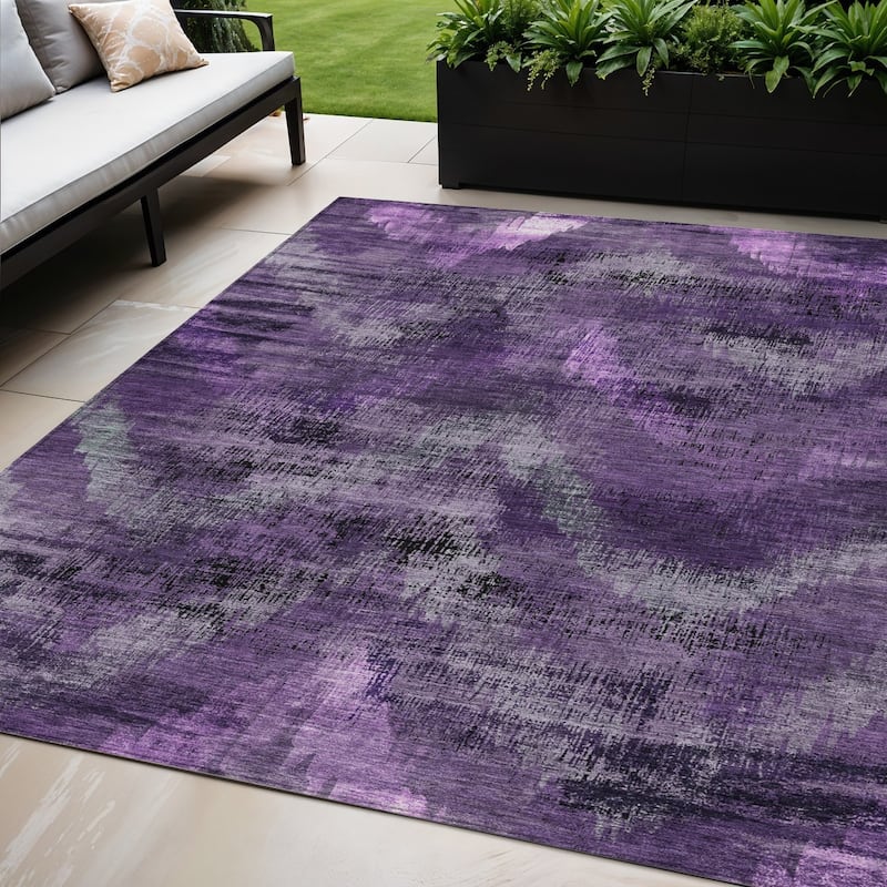 HomeRoots Abstract Transitional Rectangle Outdoor Rug - 5' X 8'