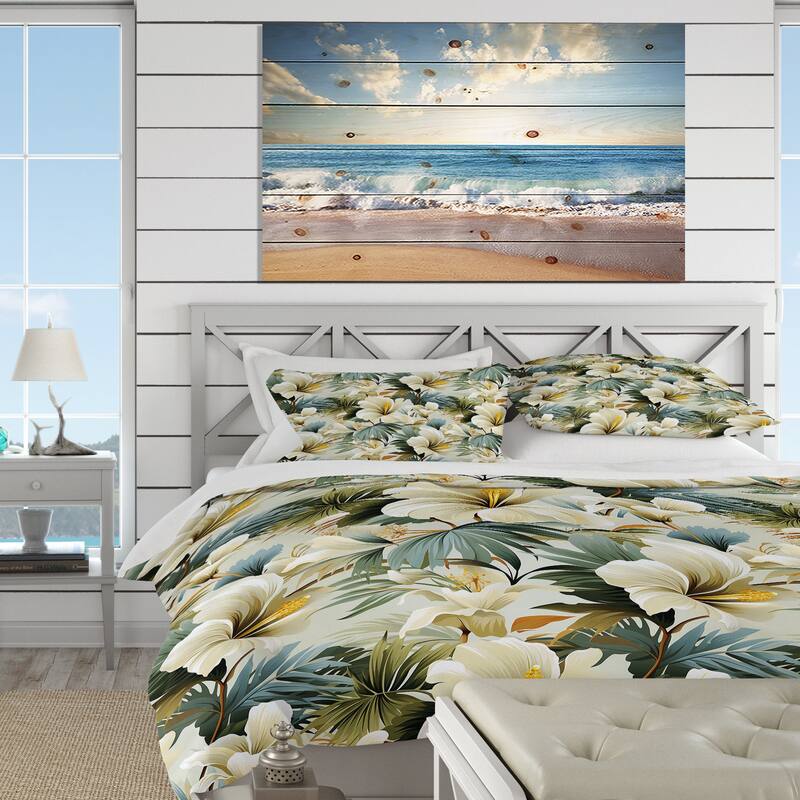 Designart "Natural Tranquility Tropical Pattern" Green Floral Bedding Cover Set With 2 Shams