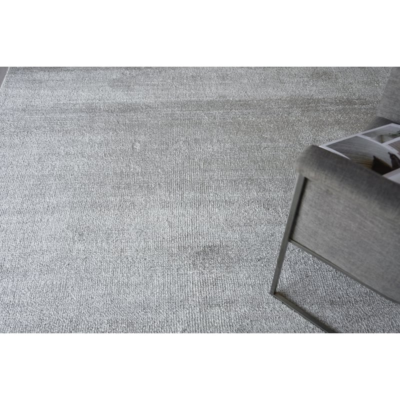 Exquisite Rugs Plush Hand-Knotted Bamboo Silk/New Zealand Wool Dark Silver Area Rug.