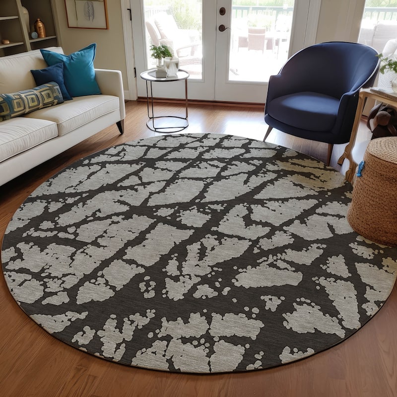 Machine Washable Indoor/ Outdoor Transitional Black Crackle Chantille Rug