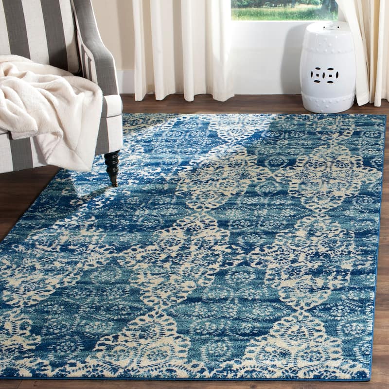 SAFAVIEH Evoke Lilliane Distressed Vintage Boho Rug - 5'3" x 7'6" - Royal/Ivory