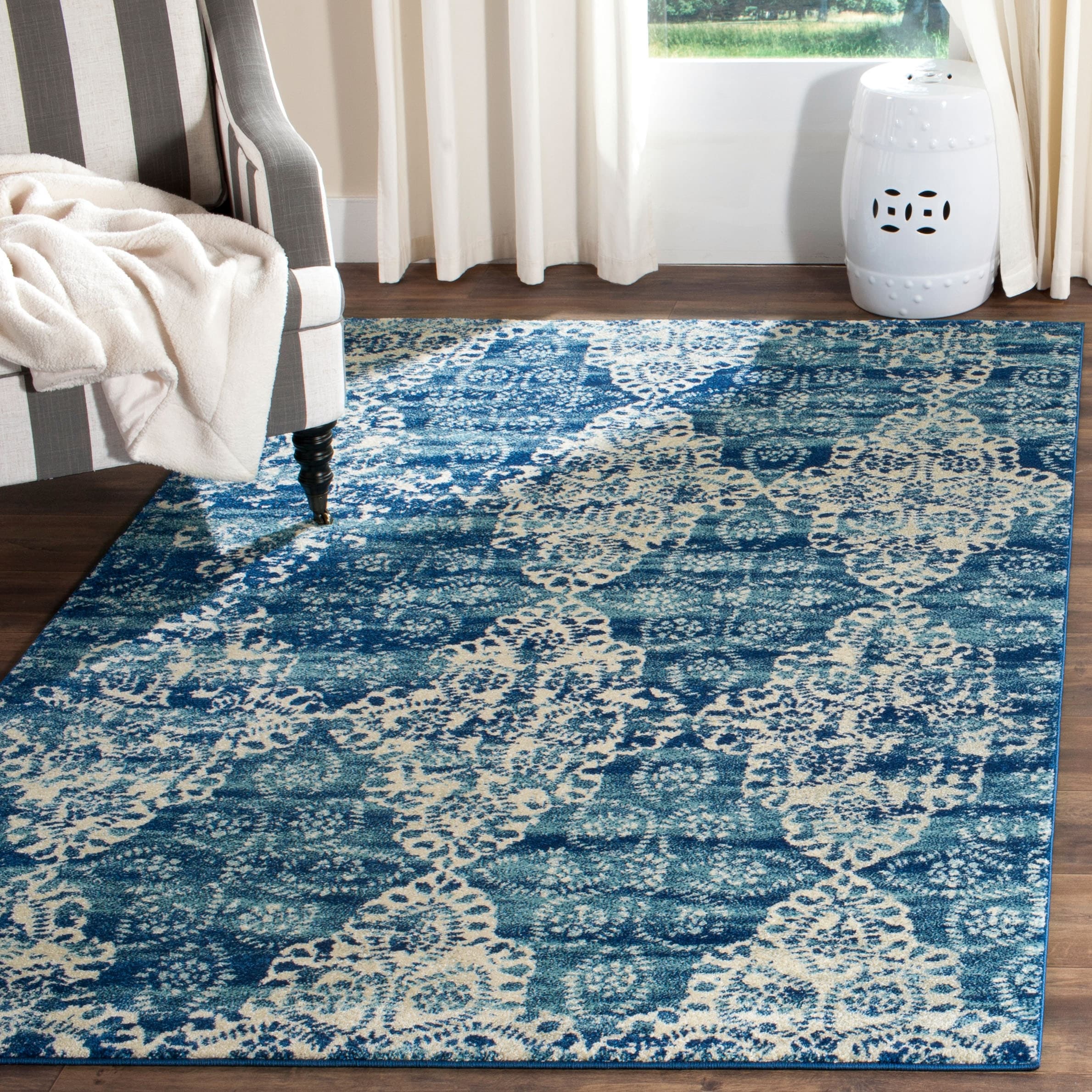 SAFAVIEH Evoke Lilliane Distressed Vintage Boho Rug