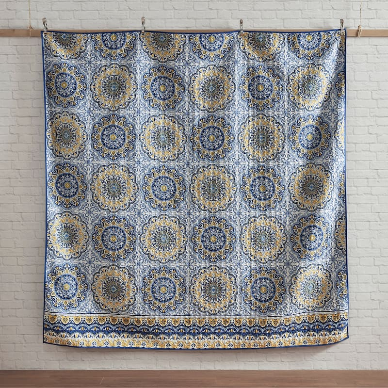 Madison Park Tangiers 6 Piece Reversible Quilt Set with Throw Pillows