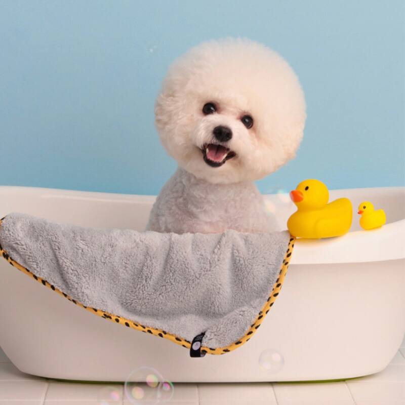 PET’S FAVORITE TOWEL, Premium High Quality Microfiber Pet Towel, Ultra-Absorbent, Quick Drying Towel, White, Made in Korea