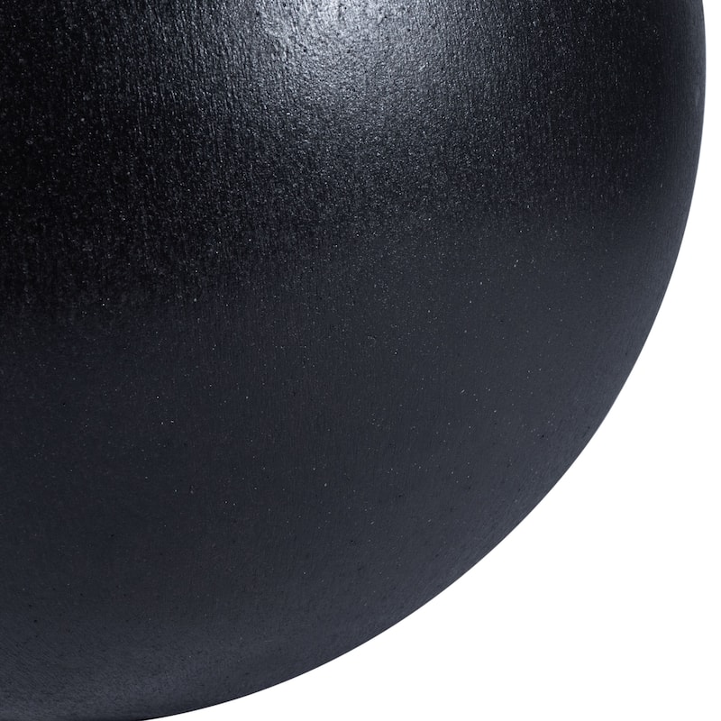 SAFAVIEH Outdoor Kenslia Black Planter.