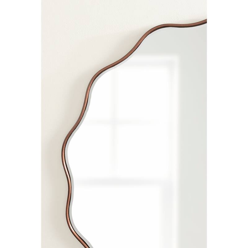 Kate and Laurel Viona Round Scalloped Mirror