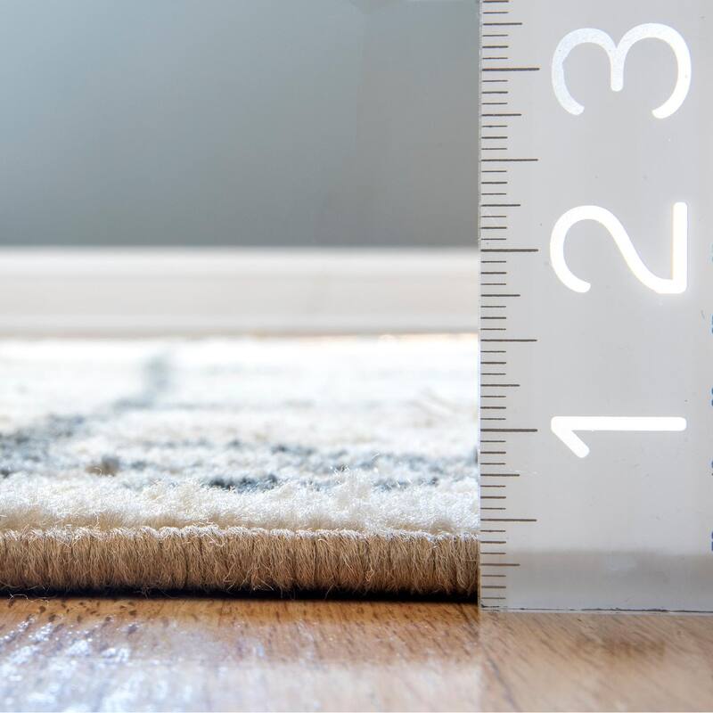 Nuloom Geometric Kenley Spotted Diamonds Area Rug
