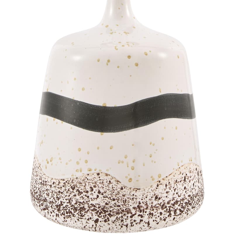 Livabliss Korin Traditional Accent Table Lamp