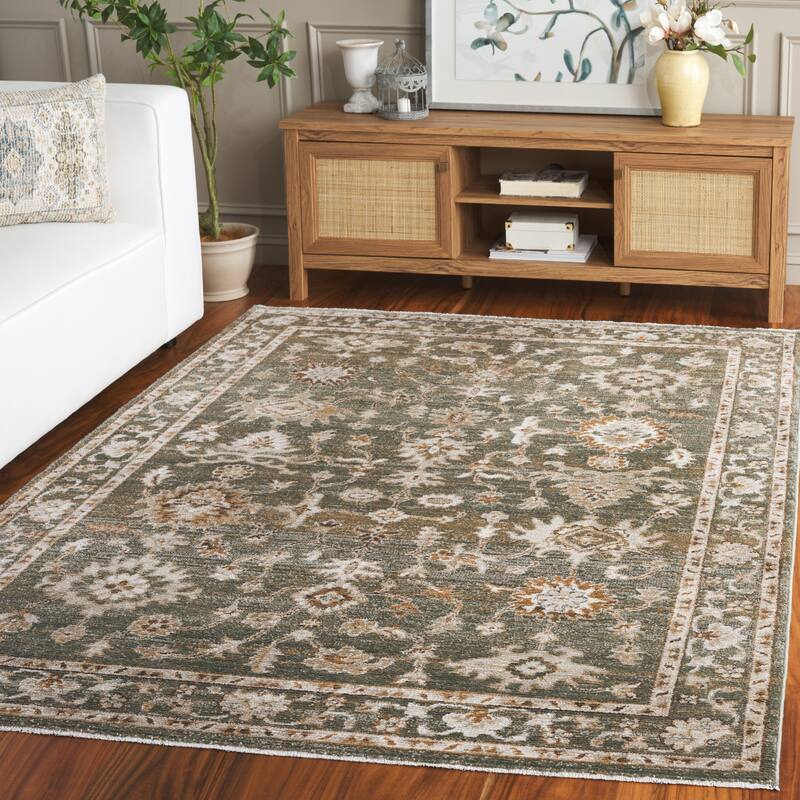 SAFAVIEH Hazel Emmanuelle Traditional Oriental Rug - 4' x 6' - Green/Ivory