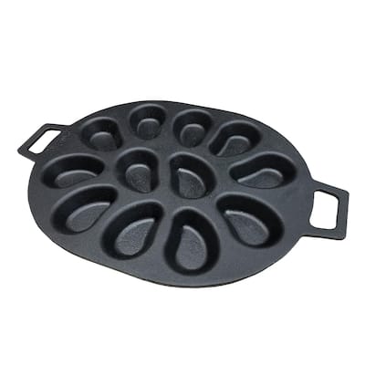 Bayou Classic Cast Iron Shellfish Shaped Oyster Grill Pan for 12 Clams, Black - 146.4