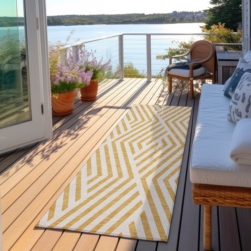 Machine Washable Indoor/ Outdoor Modern Diamonds Chantille Rug