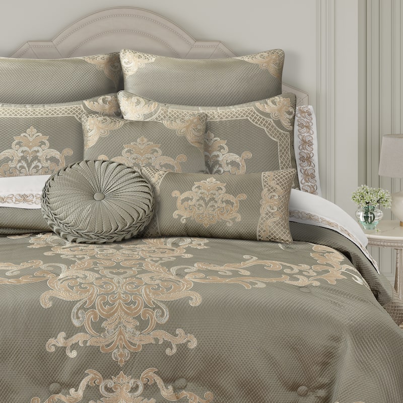 Piazza Tufted Round Decorative Throw Pillow