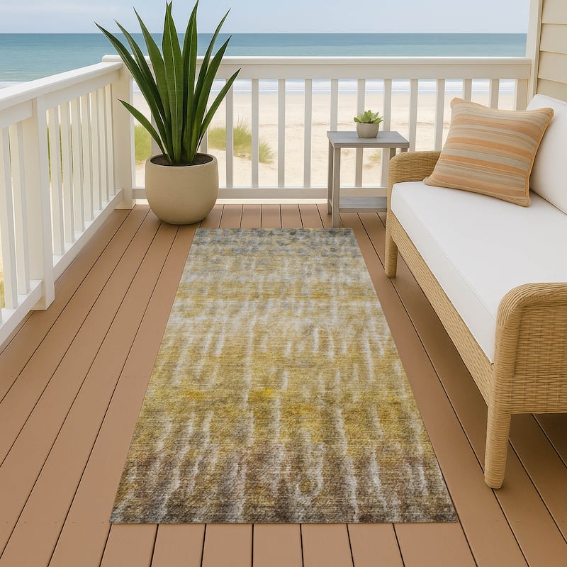 Machine Washable Indoor/ Outdoor Contemporary Ombre Chantille Rug - Gold - 2'3" x 7'6"