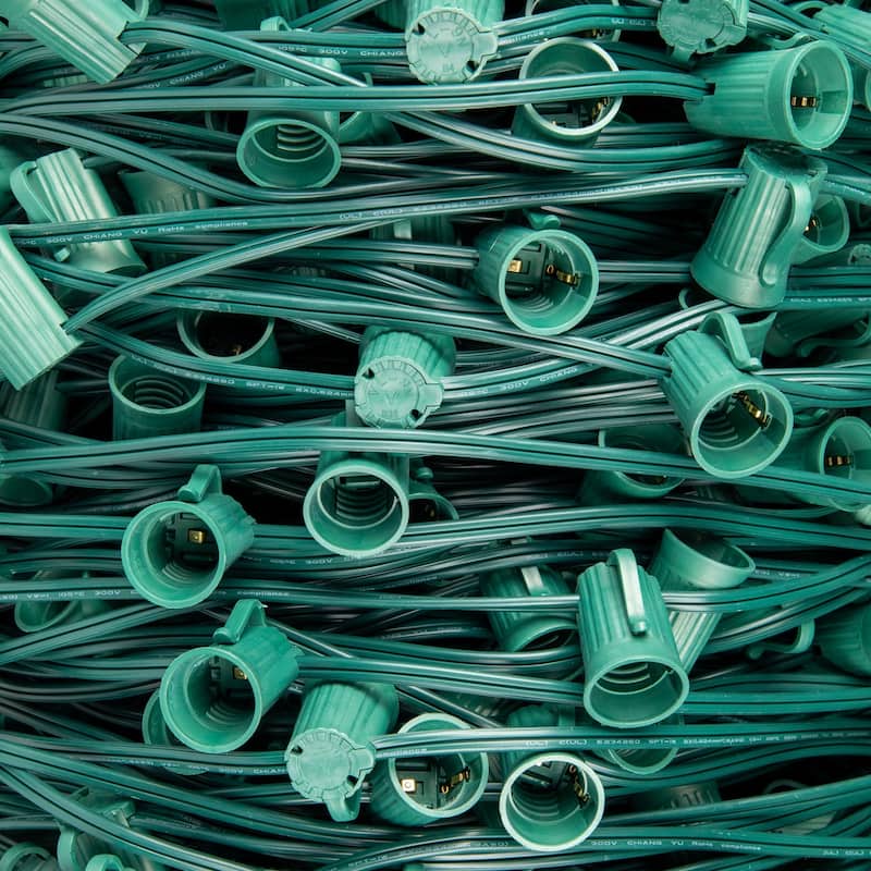 Novelty Lights 1,000 Foot C7 Christmas String Bulk Reel, Green Wire, 18" Spacing