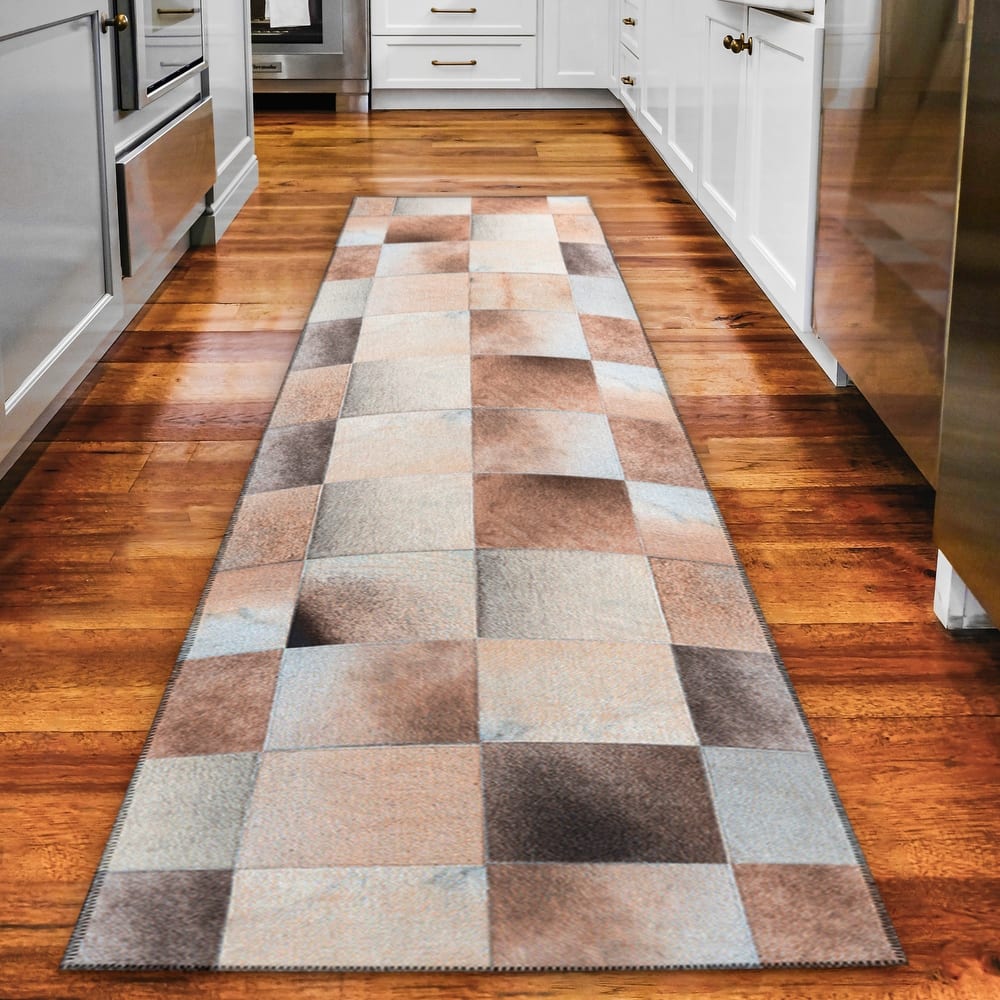 Indoor/ Outdoor Laredo Faux Hide Square Patchwork Washable Area Rug