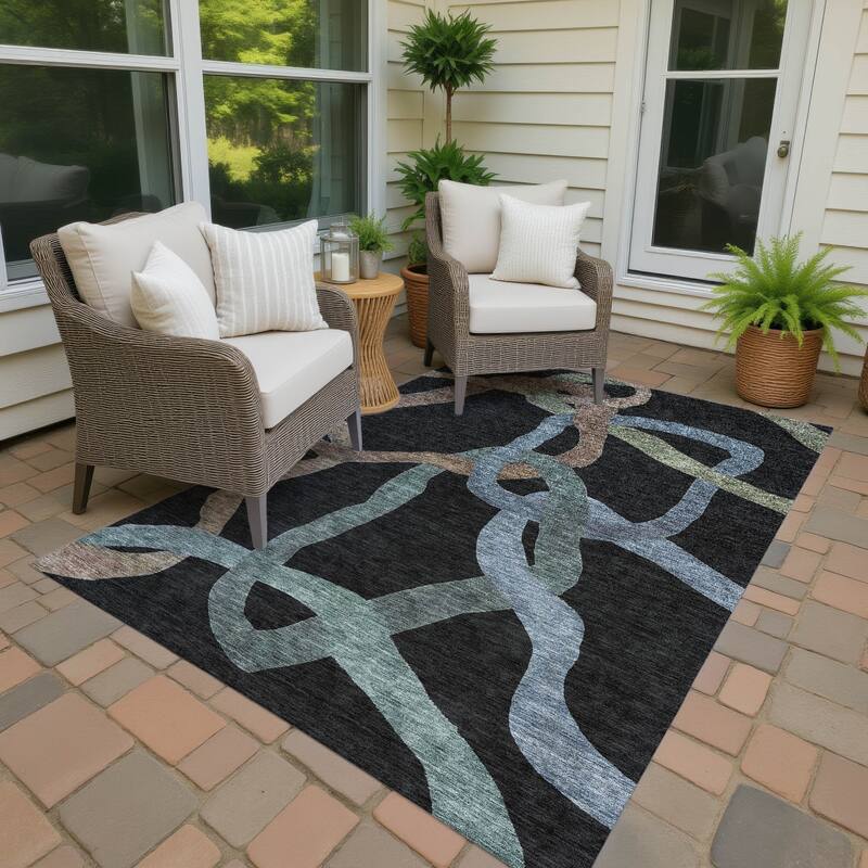 Machine Washable Indoor/ Outdoor Abstract Links Chantille Rug - Black - 8' x 10'