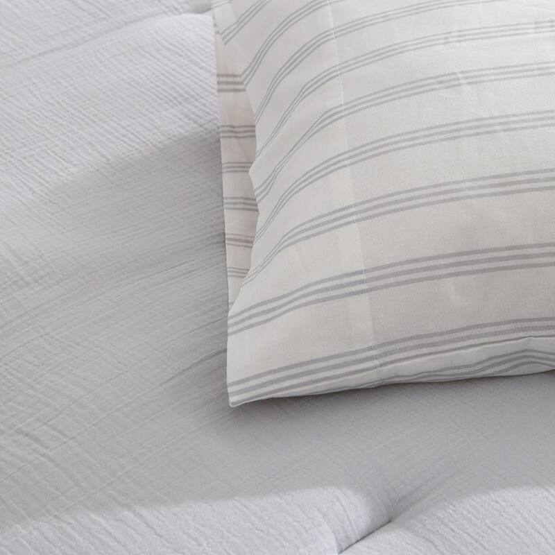 Wonderful Velvet 3 Piece Quilt Set
