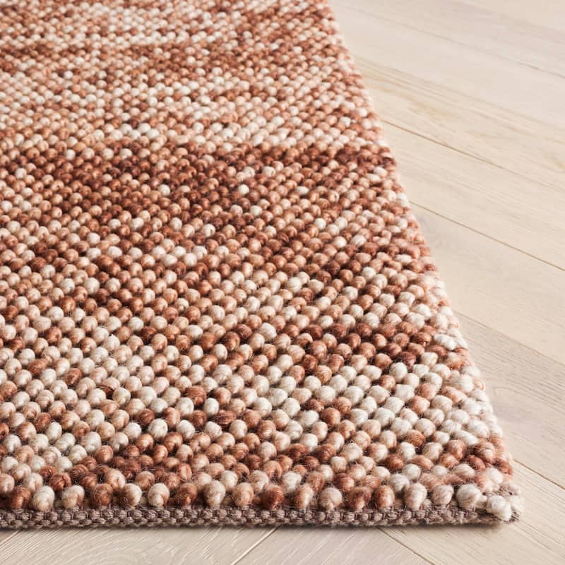 SAFAVIEH Handmade Natura Eduina New Zealand Wool Rug