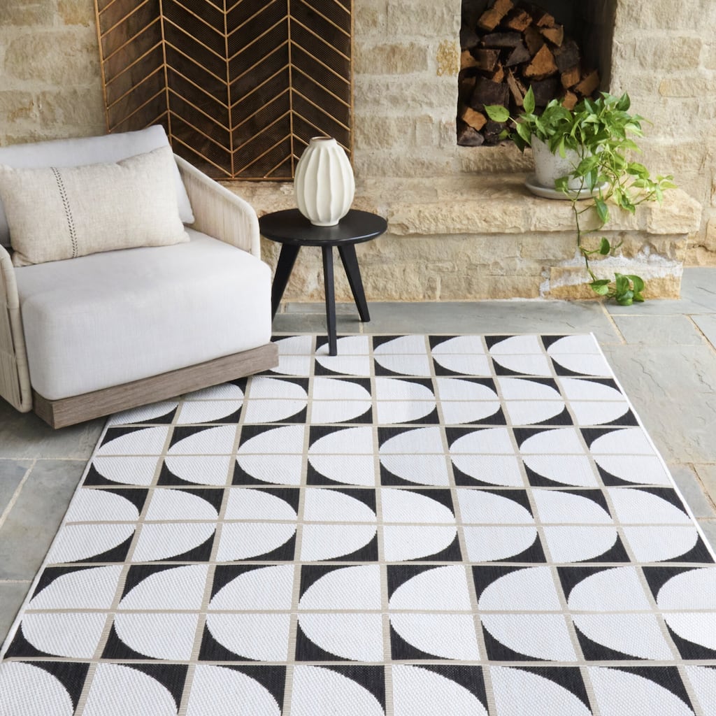 Lavant Geometric Indoor/Outdoor Area Rug