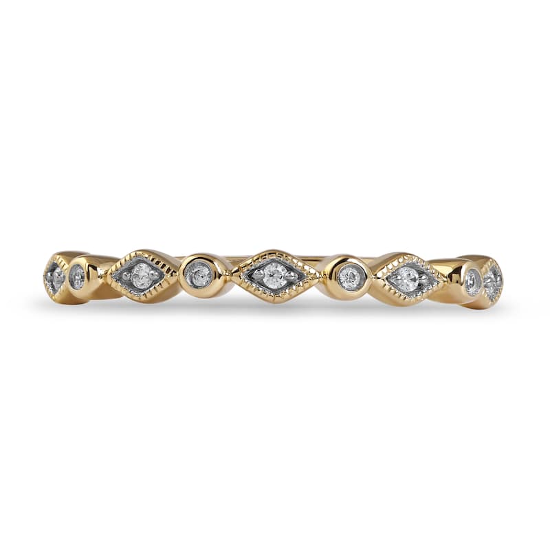 1/20ct TDW Diamond Vintage Inspired Wedding Band in 10K Gold for Women