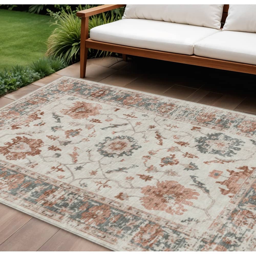 HomeRoots Floral Traditional Rectangle Outdoor Rug