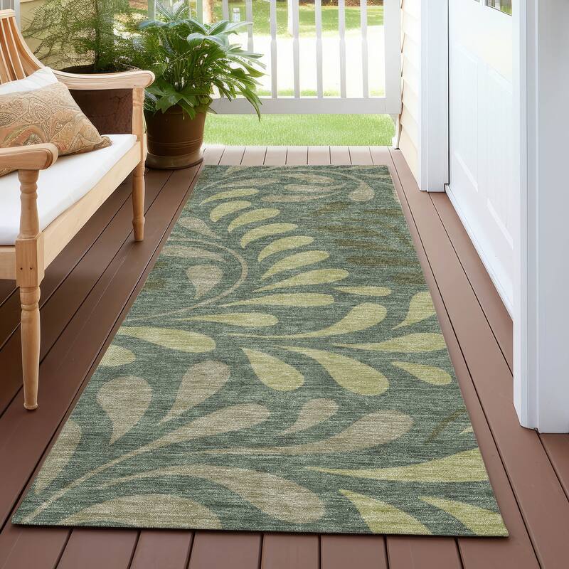 Machine Washable Indoor/ Outdoor Floral Arabesque Chantille Rug - Basil - 2'3" x 7'6"