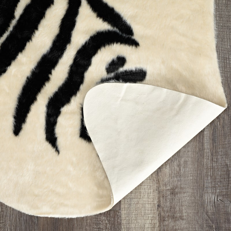 Faux Cowhide Area Rug - 5' x 6'6"