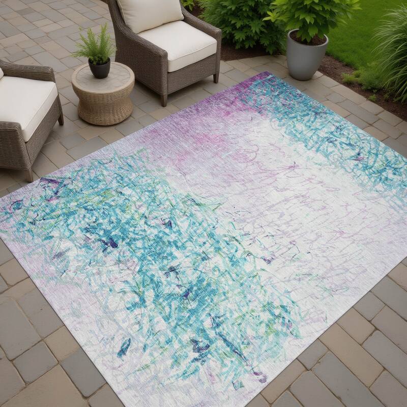 Machine Washable Indoor/ Outdoor Abstract Scribble Chantille Rug
