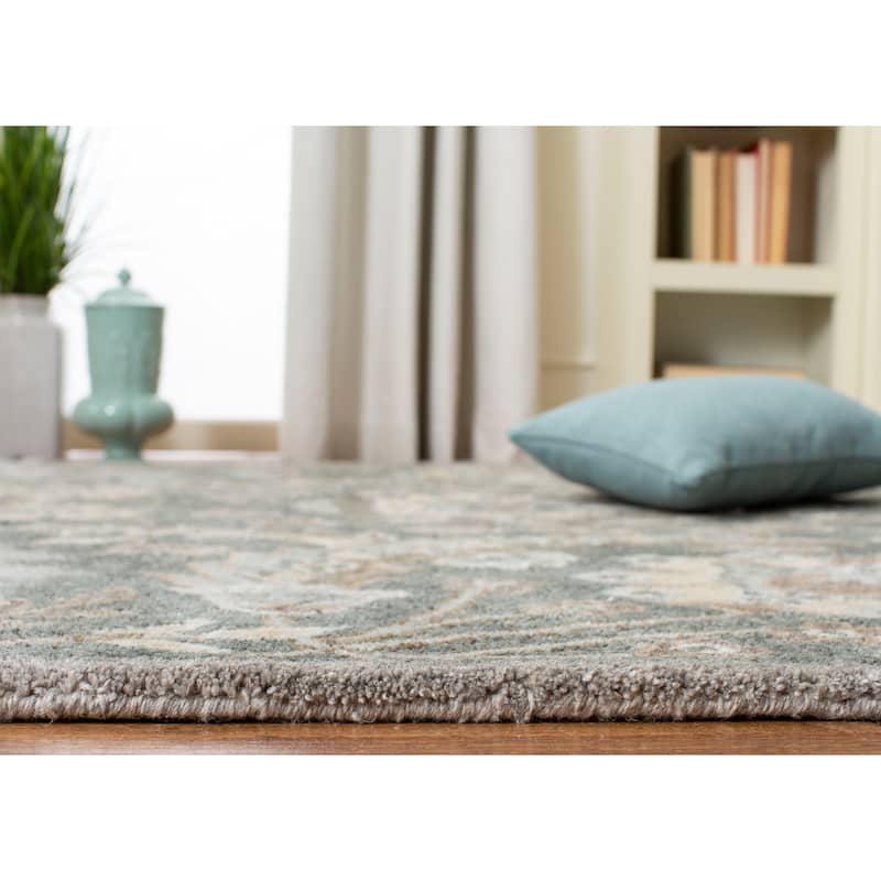 SAFAVIEH Handmade Bella Faith Modern Floral Wool Rug