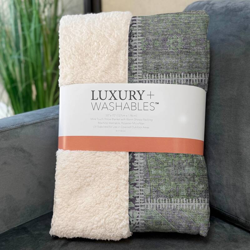 Premium Machine Washable Traditional Patchwork Sherpa Throw Blanket