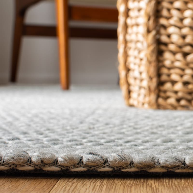 SAFAVIEH Marbella Liadain Wool Rug