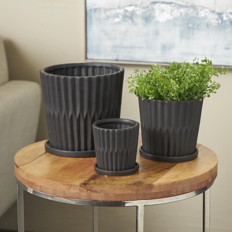 Ceramic Ribbed Indoor Outdoor Planter with Attached Saucer - Set of 3 Black or White - Roche River Decor