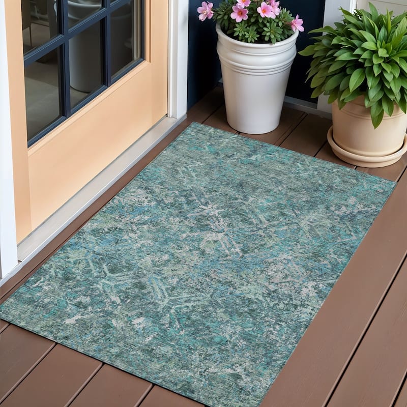HomeRoots Geometric Transitional Rectangle Outdoor Rug - 3' x 5'