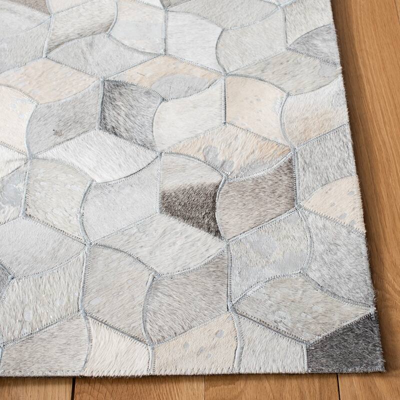 SAFAVIEH Flatweave Studio Leather Humeyra Modern Rug
