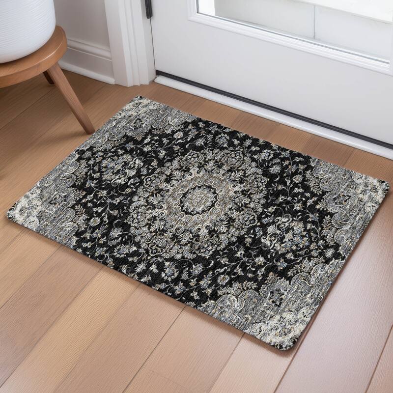 Machine Washable Indoor/ Outdoor Traditional Niko Chantille Rug