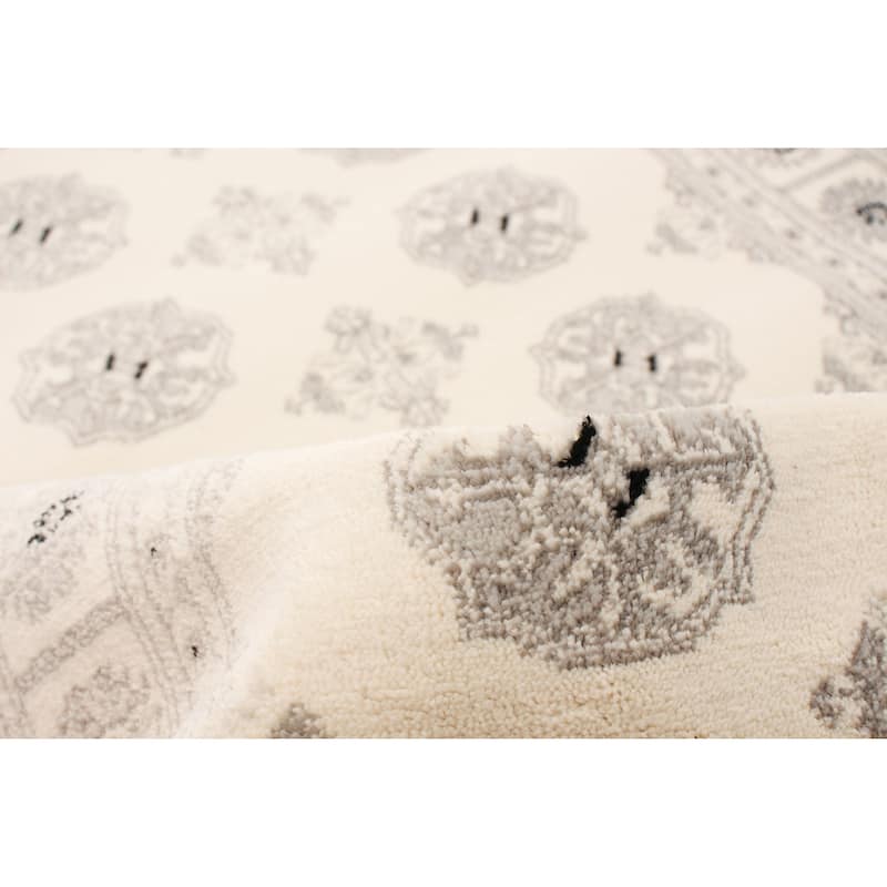 ECARPETGALLERY Bokhara Traditional Rug