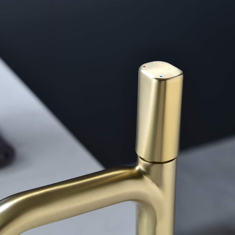 Single Handle Single Hole Bathroom Sink Faucet