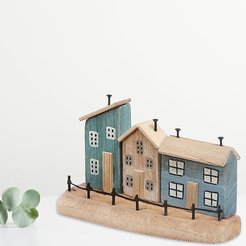 IH Casa Decor Wooden Triple Houses By The Seashore