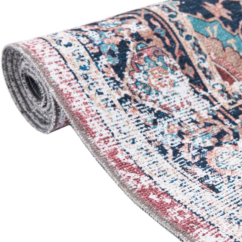 Traditional Tira Collection Area Rug