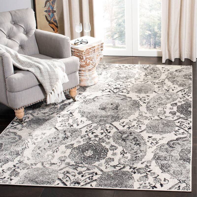 SAFAVIEH Madison Belle Boho Glam Paisley Pattern Area Rug - 4' x 6' - Cream/Silver