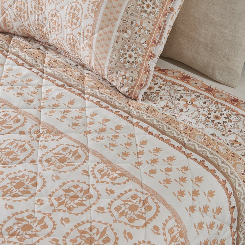 Patina Vie Maison Vintage-Inspired Floral Reversible Quilt Set with Shams