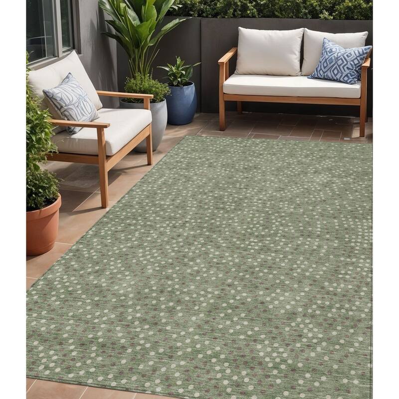 HomeRoots Polka Dot Transitional Rectangle Outdoor Rug - 5' X 8'